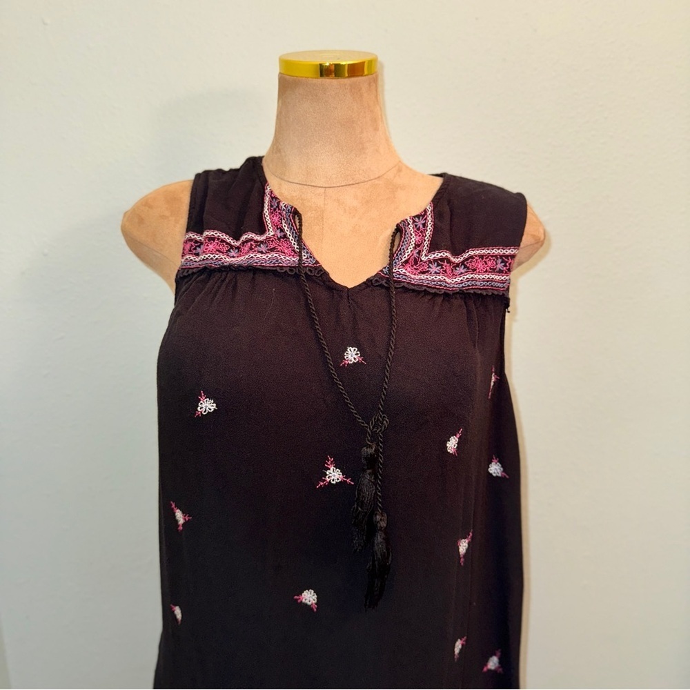 Fourteenth Place Embroidered Black And Pink Sleeveless Dress, Sz XL, Tassel Tie‌ - Picture 2 of 9